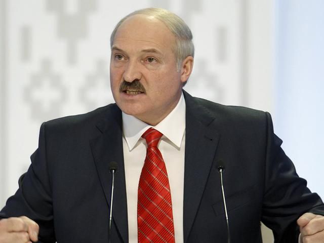 Лукашенко розкручує ЄС, щоб зняти санкції Лукашенко розкручує ЄС, щоб зняти санкції