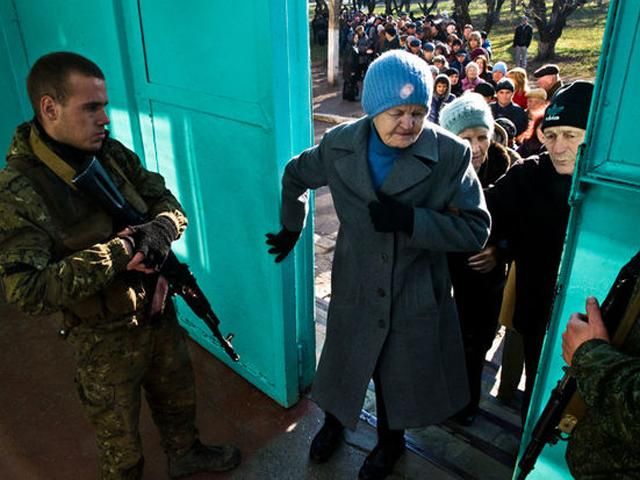 Порошенко поручил обеспечить жителей оккупированных территорий теплом и электроэнергией Порошенко поручил обеспечить жителей оккупированных территорий теплом и электроэнергией