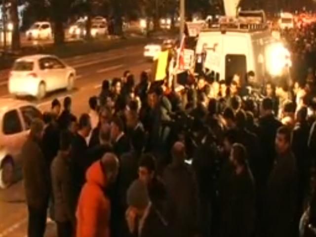 У Туреччині масово затримують журналістів за критику влади У Туреччині масово затримують журналістів за критику влади