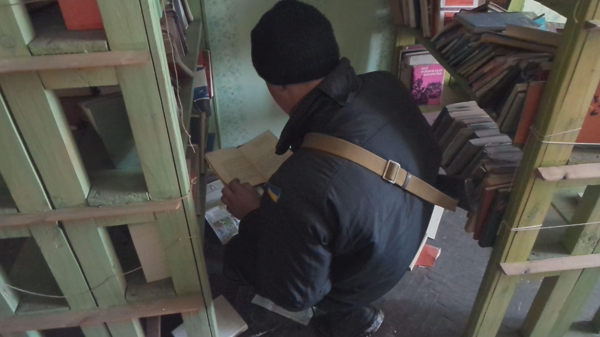 Українські військові звільнили Будинок Культури на Луганщині Українські військові звільнили Будинок Культури на Луганщині