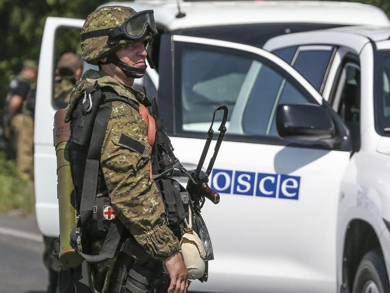 Колону військ РФ супроводжував автомобіль з позначкою "ОБСЄ", — Тимчук
