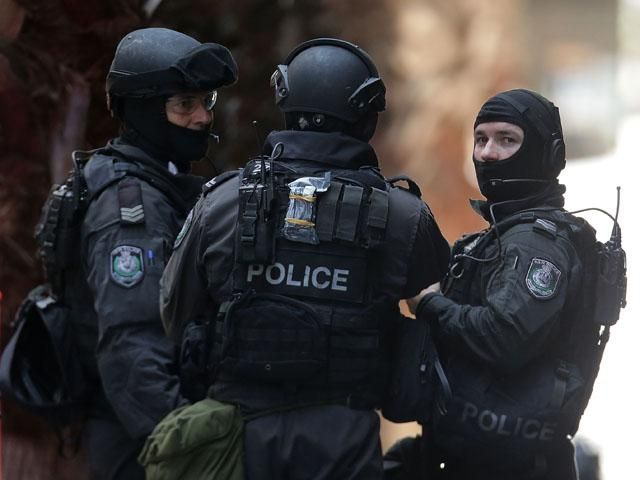 Исламист заявил о 4 бомбах, размещенных в Сиднее, — СМИ Исламист заявил о 4 бомбах, размещенных в Сиднее, — СМИ