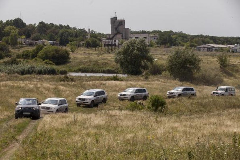 Терористи не пускають місію ОБСЄ до Новоазовська Терористи не пускають місію ОБСЄ до Новоазовська