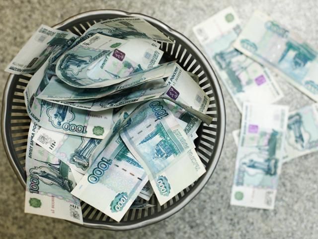 Евро стоит уже 100 рублей, доллар — более 80 Евро стоит уже 100 рублей, доллар — более 80