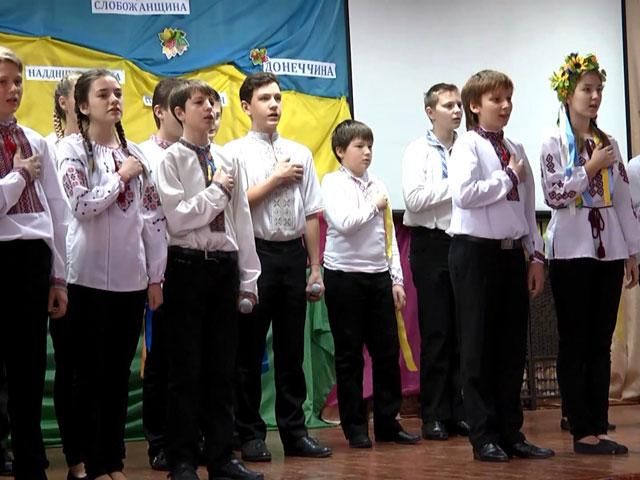 Киевские школьники собрали "николайчиков" для бойцов АТО Киевские школьники собрали "николайчиков" для бойцов АТО