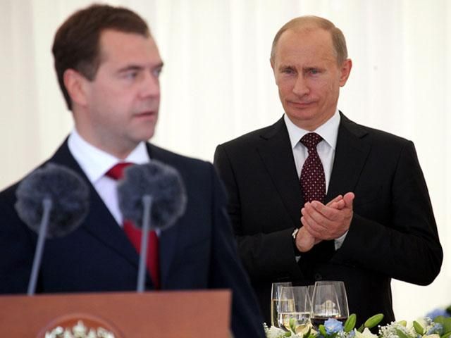Путин поручил Медведеву написать новую "историю" Крыма