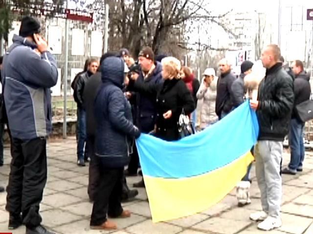 В Запорожье активисты требовали от прокуратуры прекратить травлю военных