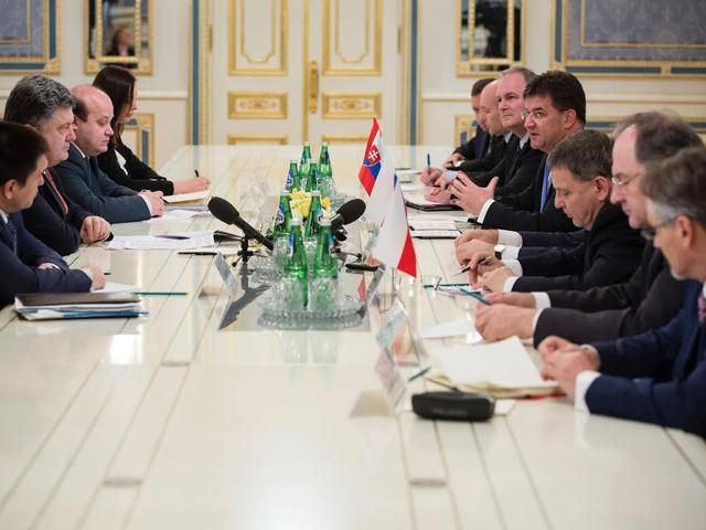 Вышеградская четверка поможет Кабмину с пакетом реформ и реверсом газа, — заявление Вышеградская четверка поможет Кабмину с пакетом реформ и реверсом газа, — заявление