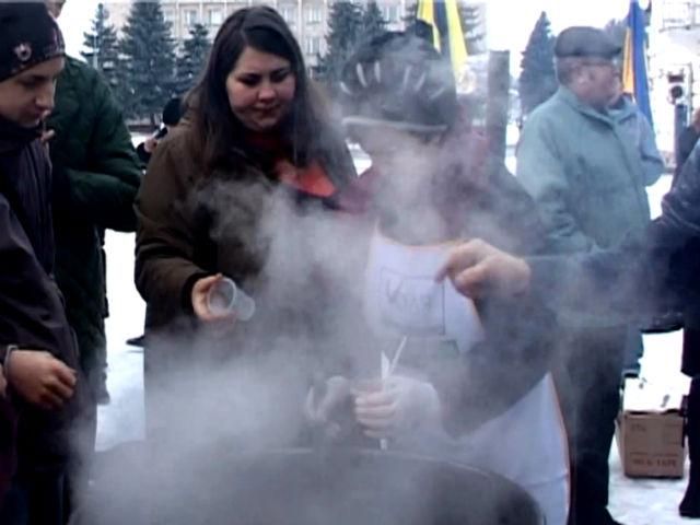 В Тернопольской области провели праздник фронтового борща