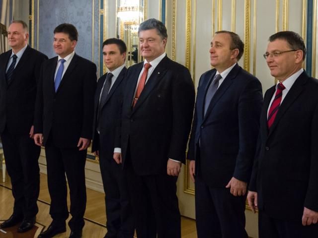 Порошенко надеется на присоединение Украины к "Вышеградской четверке" Порошенко надеется на присоединение Украины к "Вышеградской четверке"