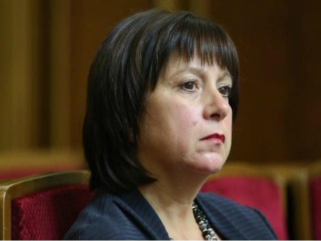 Війна обходиться Україні у понад 3 мільярдів на місяць, – Яресько Війна обходиться Україні у понад 3 мільярдів на місяць, – Яресько