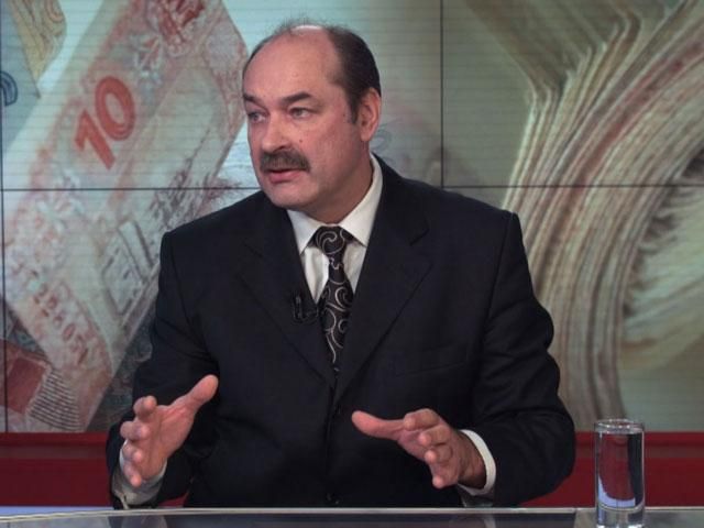 На валютний ринок тисне Кабмін та НБУ, — експерт На валютний ринок тисне Кабмін та НБУ, — експерт