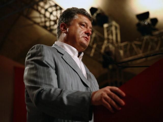 Порошенко созывает экстренное заседание СНБО Порошенко созывает экстренное заседание СНБО