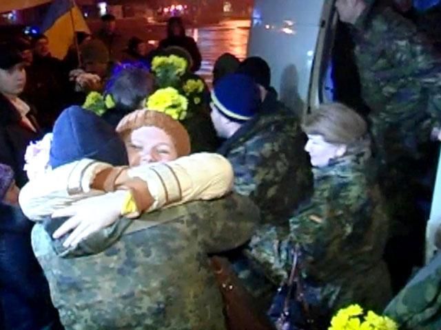 Як у Херсоні зустрічали героїв АТО Як у Херсоні зустрічали героїв АТО