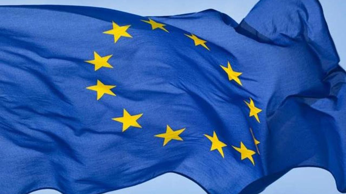 ЕС одобрил новые санкции в отношении торговли и инвестиций в Крым и Севастополь ЕС одобрил новые санкции в отношении торговли и инвестиций в Крым и Севастополь