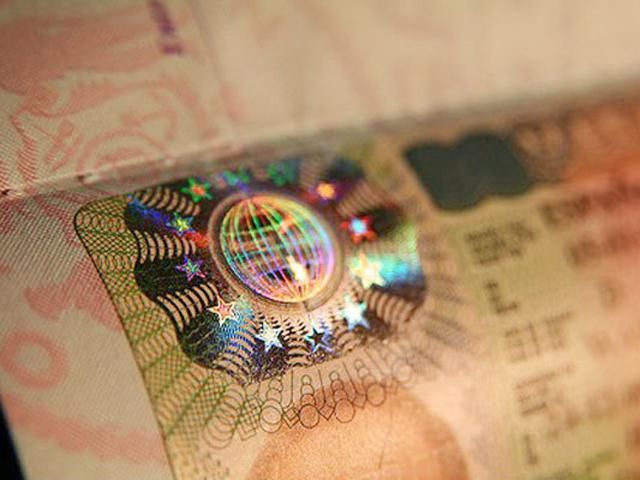 Із січня на шенгенку братимуть відбитки пальців Із січня на шенгенку братимуть відбитки пальців