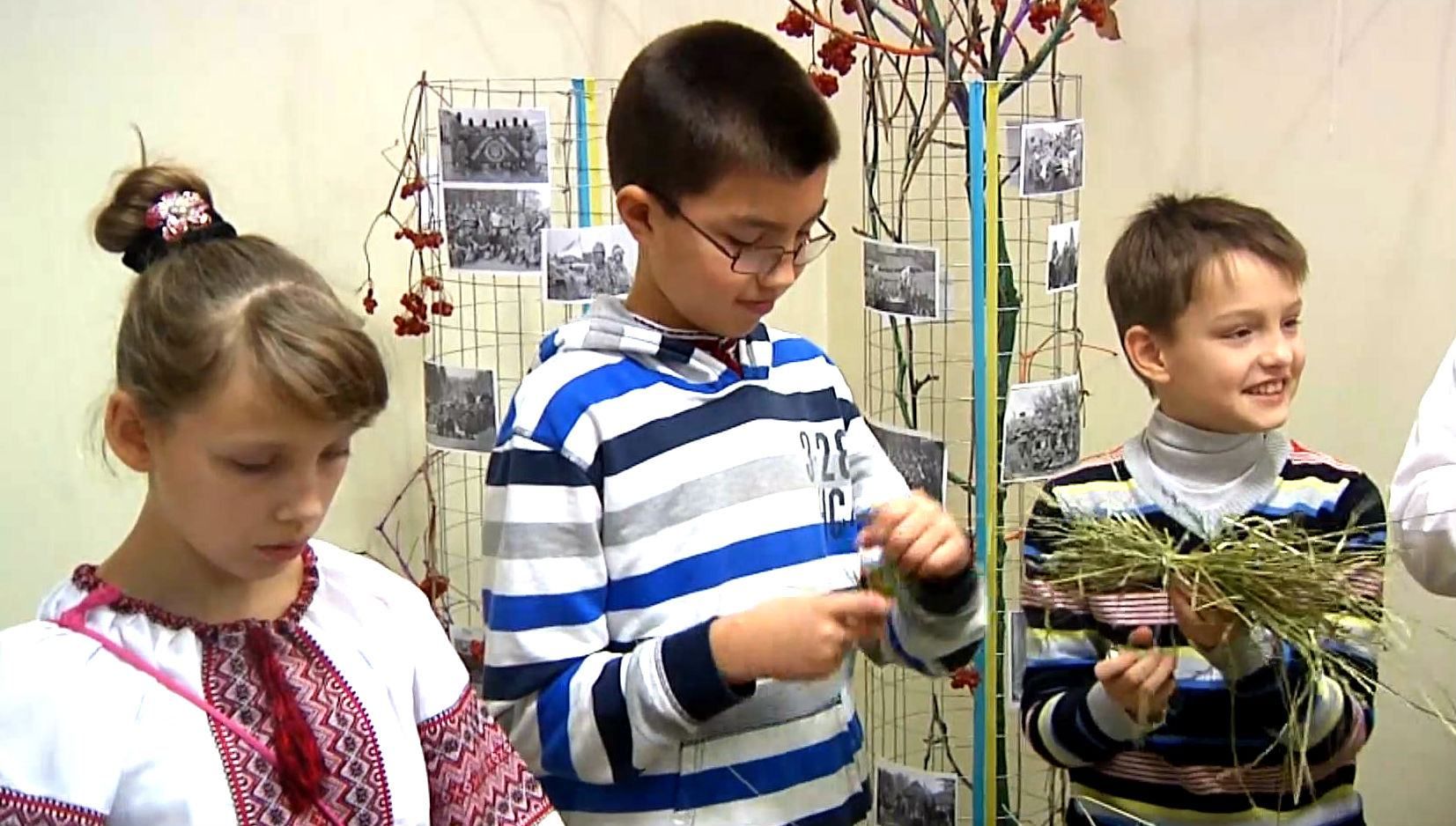 Ангелочки из сена и патриотические сердечки для бойцов на Востоке Ангелочки из сена и патриотические сердечки для бойцов на Востоке