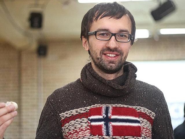 Многие депутаты теряют свое личное я, когда находятся рядом с президентом, — Лещенко Многие депутаты теряют свое личное я, когда находятся рядом с президентом, — Лещенко