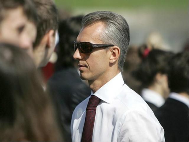 Порошенко уволил Хорошковского и Портнова из Совета НБУ Порошенко уволил Хорошковского и Портнова из Совета НБУ