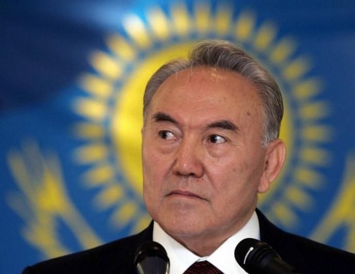 Назарбаєв поговорить з Порошенком і Путіним Назарбаєв поговорить з Порошенком і Путіним