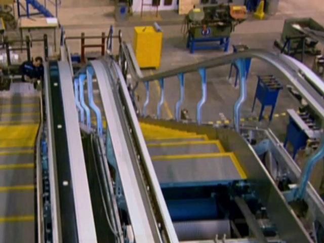 Як виготовляють великі рухомі сходи — ескалатори Як виготовляють великі рухомі сходи — ескалатори