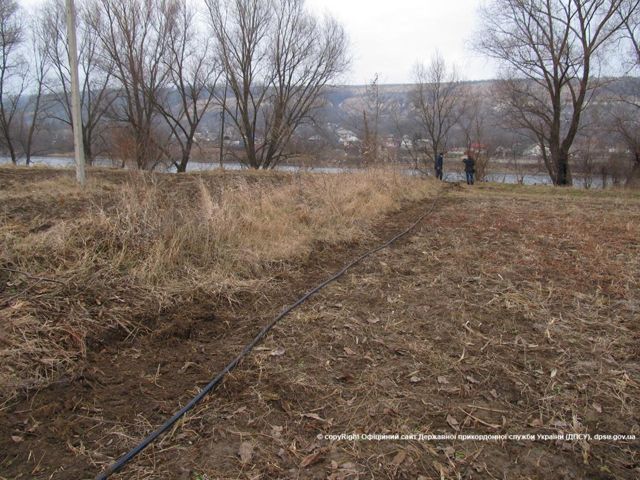 Прикордонники виявили 430-метровий спиртопровід через Дністер Прикордонники виявили 430-метровий спиртопровід через Дністер