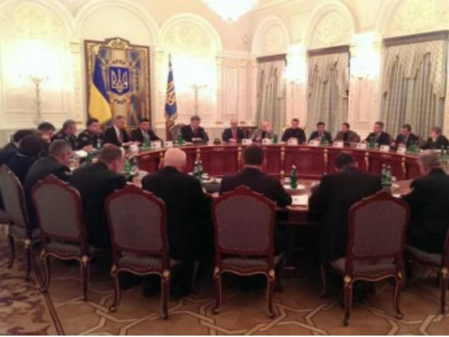 Порошенко выступает за немедленное рассмотрение внеблокового статуса Порошенко выступает за немедленное рассмотрение внеблокового статуса