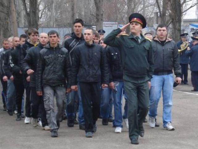 У РНБО роз’яснили, хто і на скільки часу буде призиватись на строкову службу У РНБО роз’яснили, хто і на скільки часу буде призиватись на строкову службу