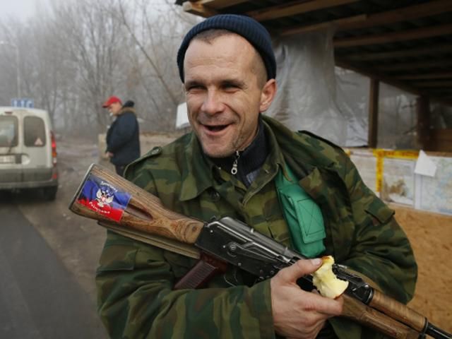 Вночі бойовики з мінометів і танка обстрілювали Піски Вночі бойовики з мінометів і танка обстрілювали Піски