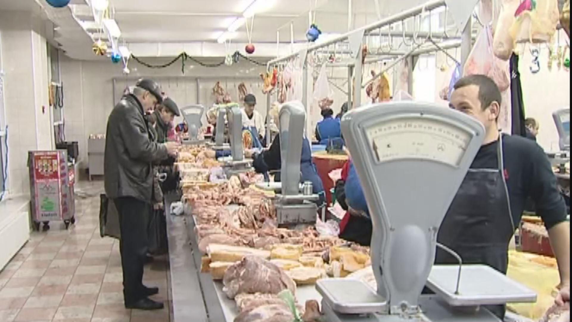 Украина в этом году вдвое сократила импорт свинины Украина в этом году вдвое сократила импорт свинины