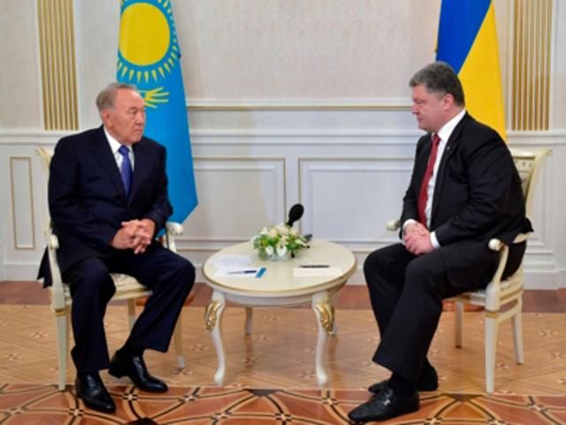 Завтра Порошенко встретится с Назарбаевым