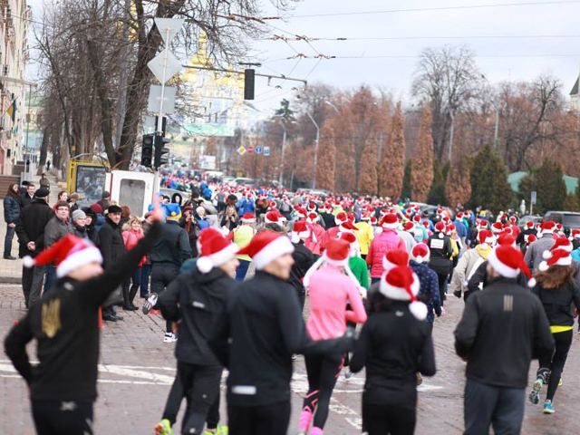 По Киеву пробежались "Святые Николаи" По Киеву пробежались "Святые Николаи"