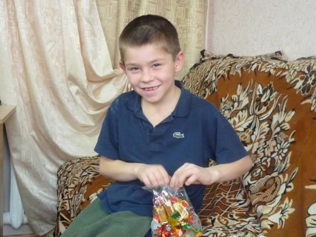 Украинские военные передали подарки нуждающимся детям Славянска (Фото)