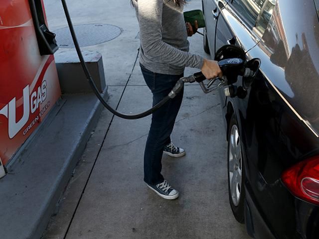 Ціни на бензин у США впали до п’ятирічного мінімуму