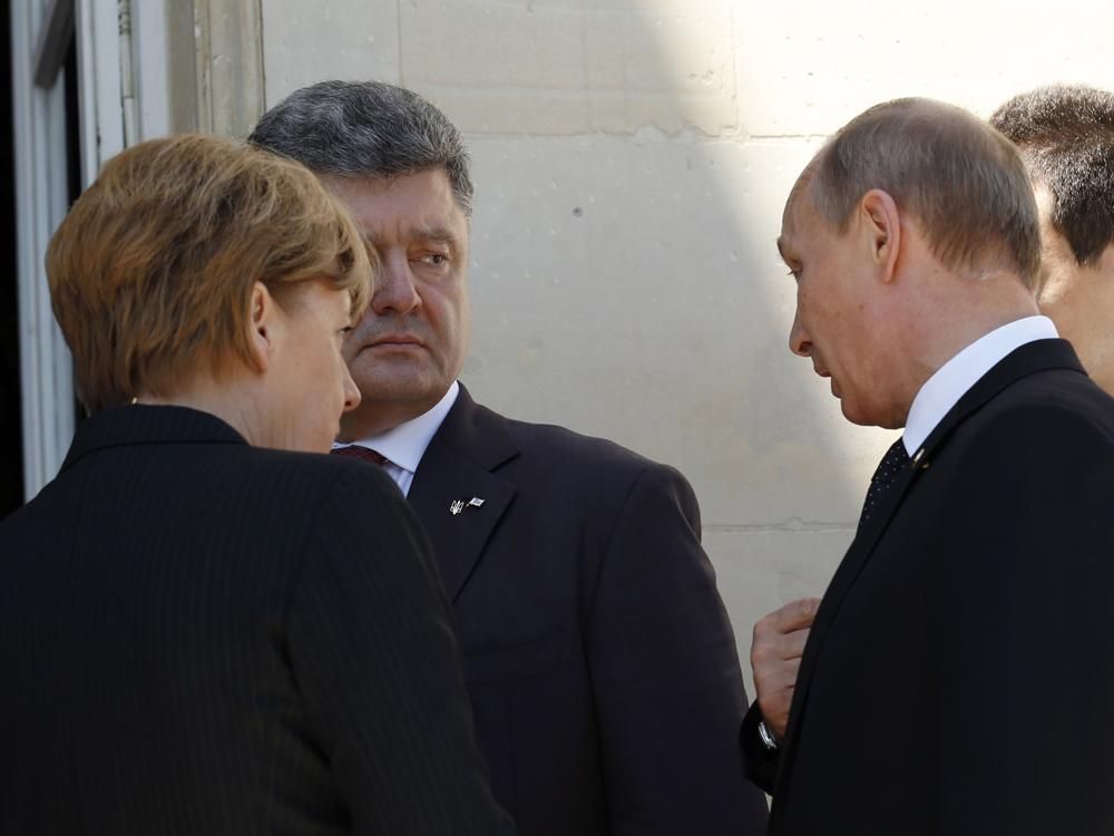 Порошенко анонсировал телефонную конференцию в "нормандском формате" Порошенко анонсировал телефонную конференцию в "нормандском формате"