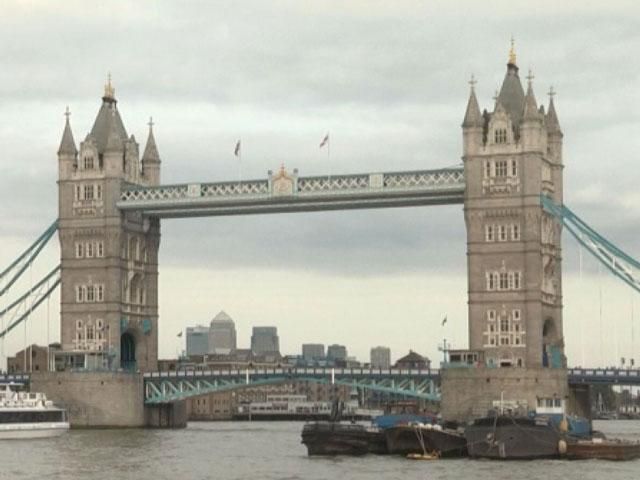 Російські багатії втікають у Великобританію Російські багатії втікають у Великобританію