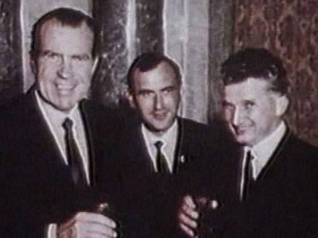 В Румынии отмечают 25 лет свержения диктатуры Чаушеску В Румынии отмечают 25 лет свержения диктатуры Чаушеску