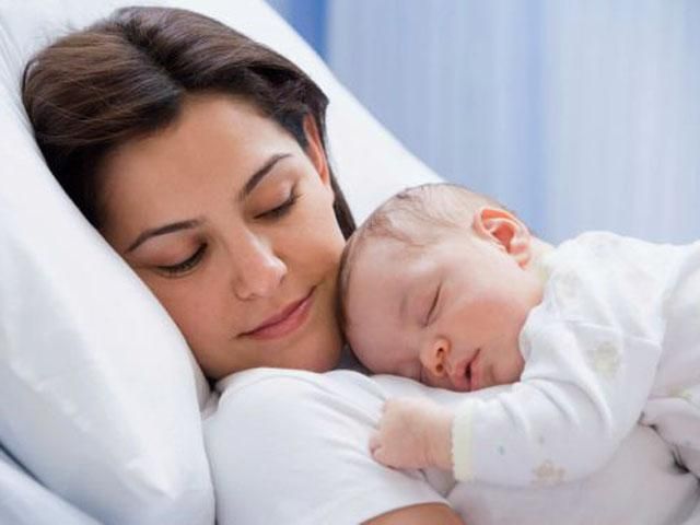 Мінсоцполітики пообіцяло не зменшувати допомогу при народженні дитини Мінсоцполітики пообіцяло не зменшувати допомогу при народженні дитини