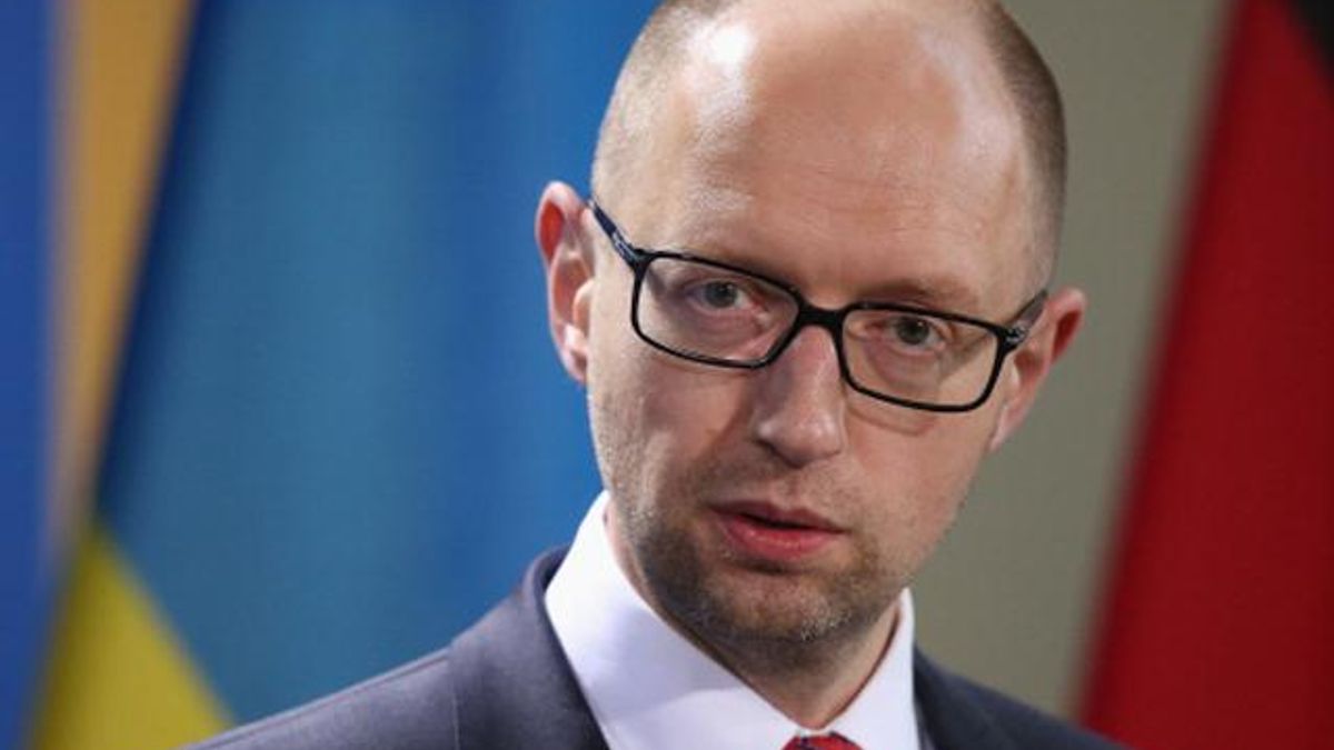 Правительство во главе с Яценюком представят проект госбюджета в 12:30 Правительство во главе с Яценюком представят проект госбюджета в 12:30