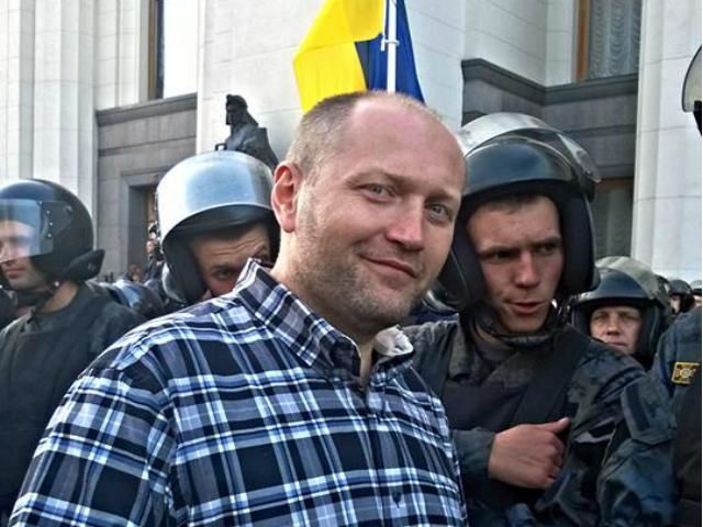 Береза показав "ще теплий" проект Держбюджету-2015 (Фото) Береза показав "ще теплий" проект Держбюджету-2015 (Фото)