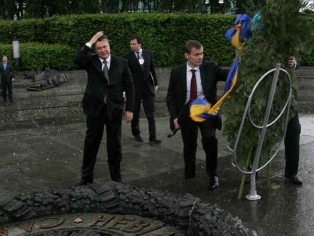 Я б досі сидів на Банковій, якби підписав Угоду про Асоціацію, — Янукович Я б досі сидів на Банковій, якби підписав Угоду про Асоціацію, — Янукович