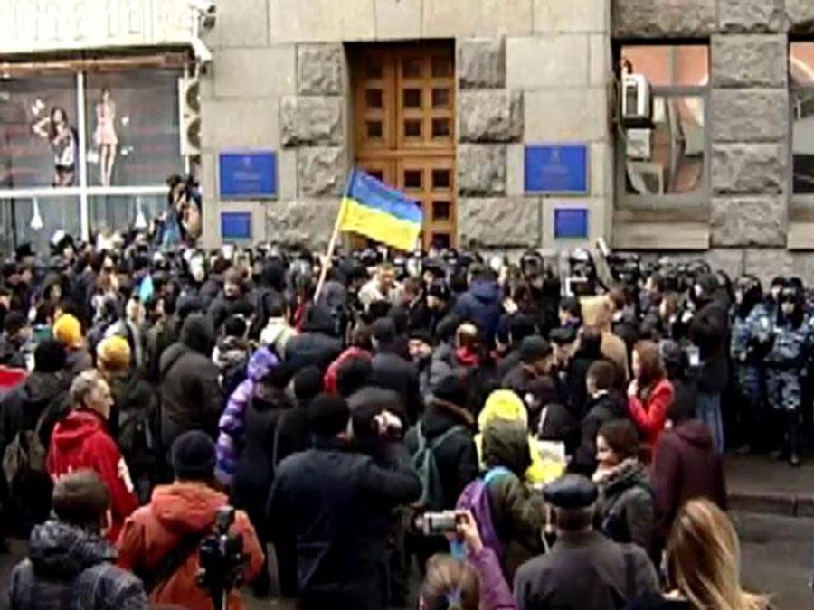 Харьковчане протестуют против деятельности Кернеса Харьковчане протестуют против деятельности Кернеса