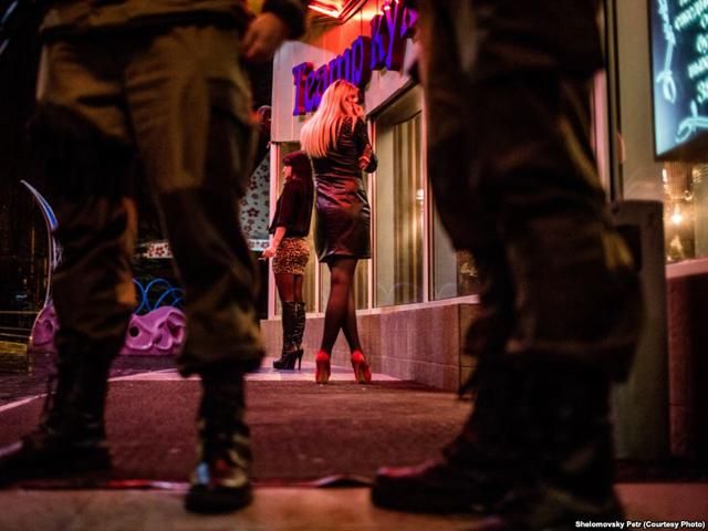 У мережі з’явились фото нічного життя Донецька У мережі з’явились фото нічного життя Донецька