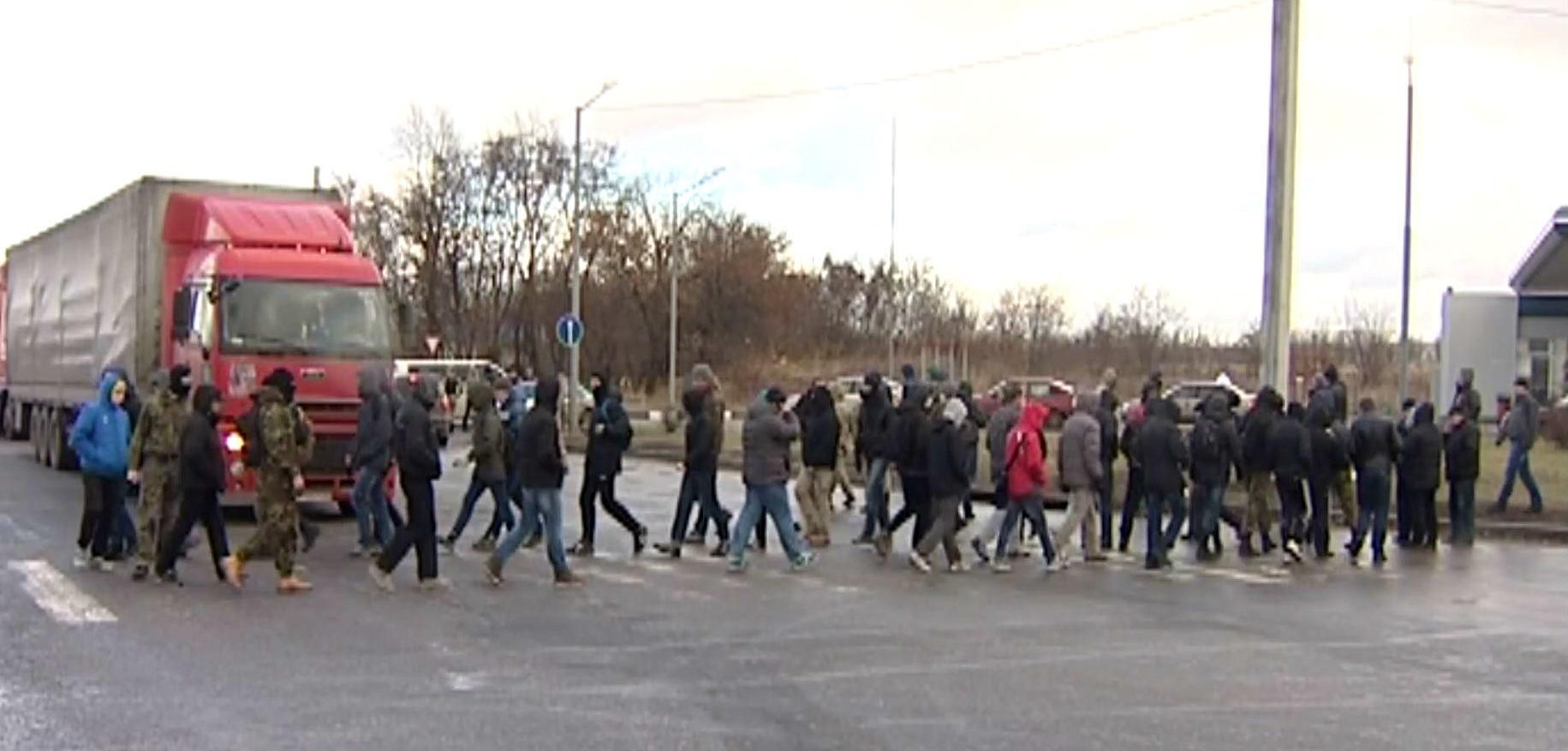 Харьковчане требуют блокпосты на въезде в город