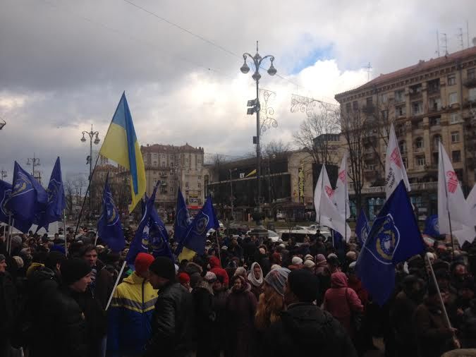 Аншлаг під Київрадою: активісти перекрили Хрещатик