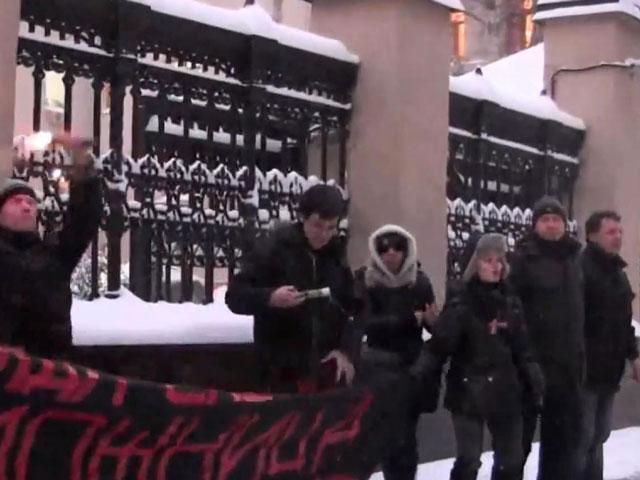Під стінами генпрокуратури у Москві вимагали звільнити Савченко