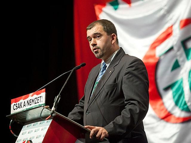 Венгерским радикалам из "Йоббика" запретили въезд в Украину Венгерским радикалам из "Йоббика" запретили въезд в Украину