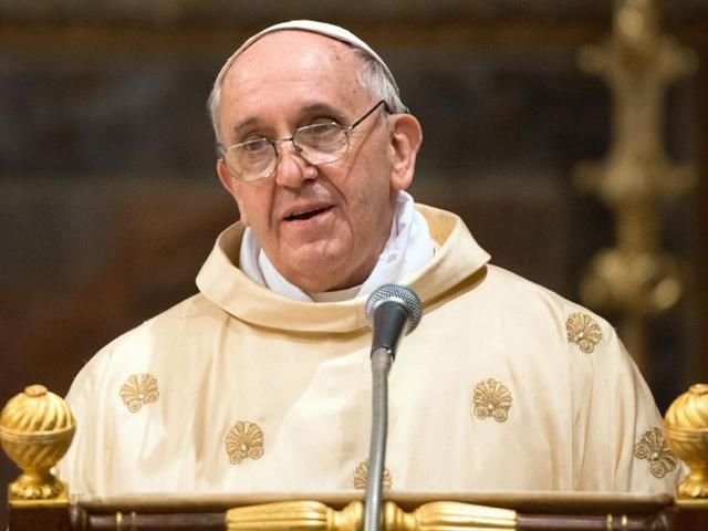 Папа Римский попросил Иисуса Христа защитить украинцев от страданий. Папа Римский попросил Иисуса Христа защитить украинцев от страданий.