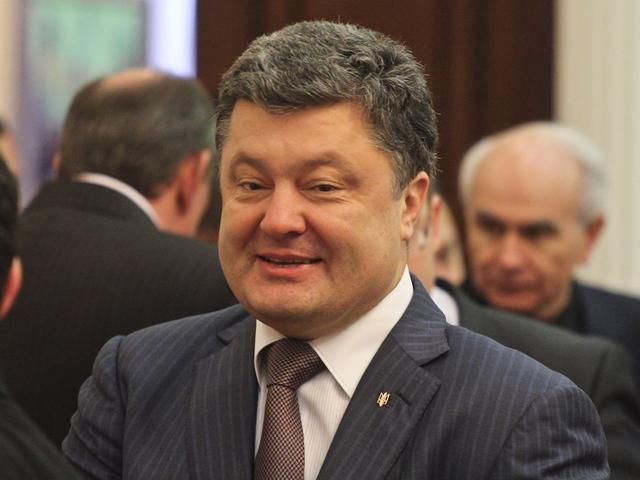 Порошенко без дозволу хоче будуватися у буферній зоні Лаври, — ЗМІ (Відео) Порошенко без дозволу хоче будуватися у буферній зоні Лаври, — ЗМІ (Відео)