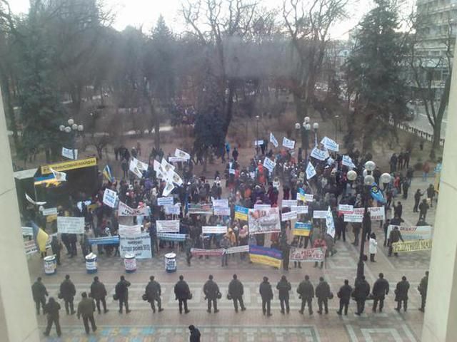 Под Радой митинг против экономических инициатив правительства (Фото)